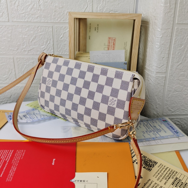 ルイヴィトンバッグ側面デザイン